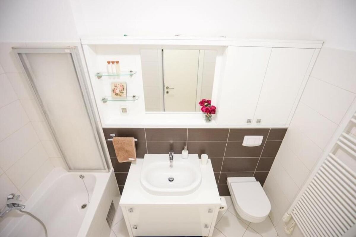Apartment Zara White Exteriör bild